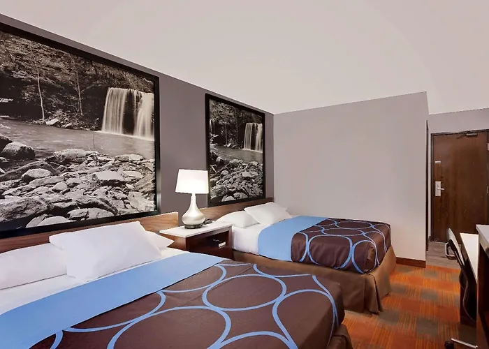 Super 8 By Wyndham Fayetteville