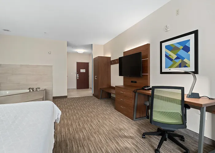 Holiday Inn Express & Suites Van Buren-Ft Smith Area
