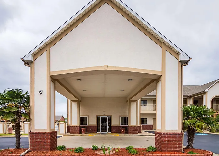Econo Lodge Inn & Suites Bryant