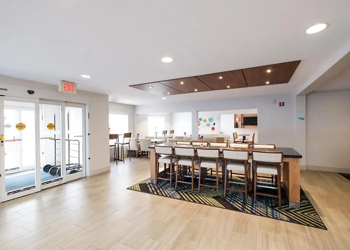 Holiday Inn Express Alpharetta - Roswell By Ihg