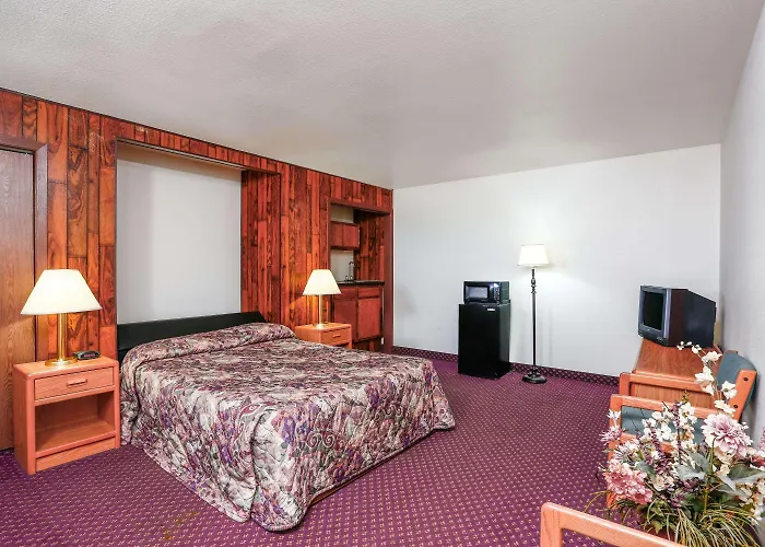 Travelodge By Wyndham Deer Lodge Montana
