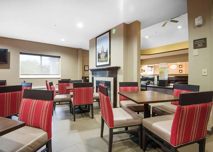 Comfort Suites Rochester Henrietta University Area