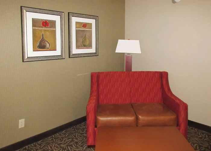 Clarion Inn & Suites Cortland - University Area