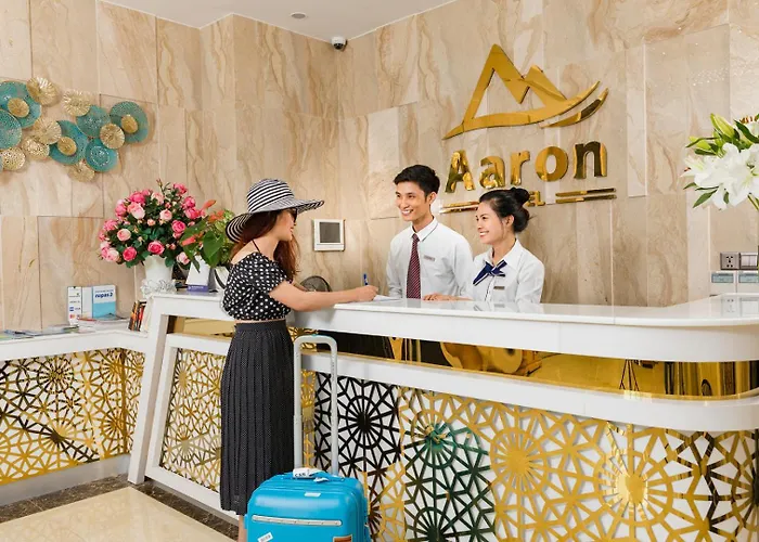 Aaron Hotel