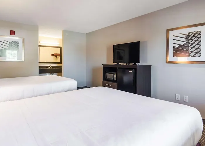 Econo Lodge Inn & Suites North Little Rock Near Riverfront