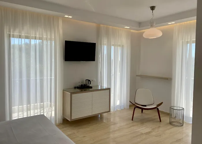 Ionian Suites By Bruskos