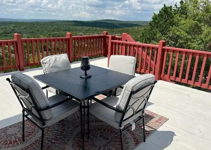 Hilltop Haven: Spacious 2BR Home with Jacuzzi, Scenic Views, and Pet-Friendly Acres
