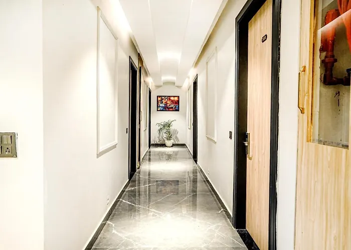 Hotel Grand Cabbana By Levelup Hotels
