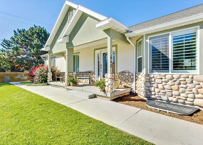 Play & Gather In Luxury,Pets Too! Close To It Everything!