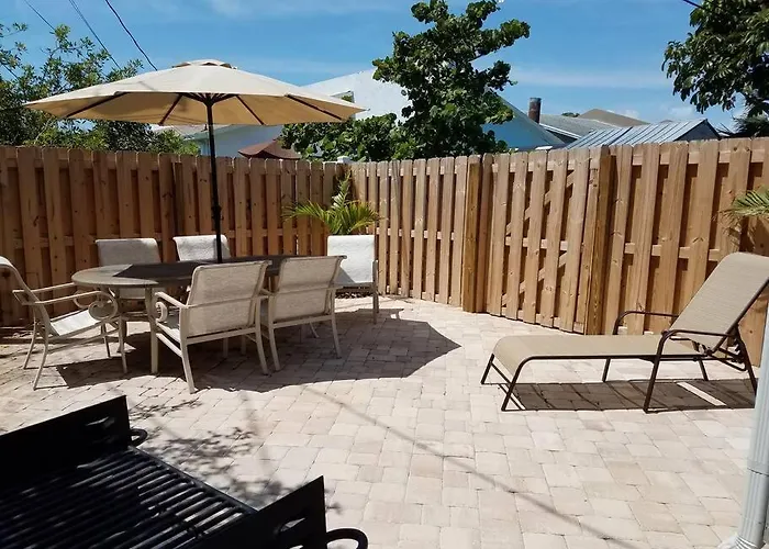 Hawaiian Cottage - Heated Pool Walk To The Beach