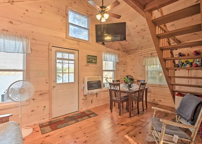Pet-Friendly Ellsworth Cottage On Branch Lake