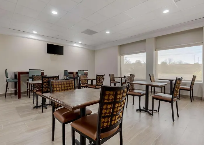 Quality Inn & Suites New Hartford - Utica
