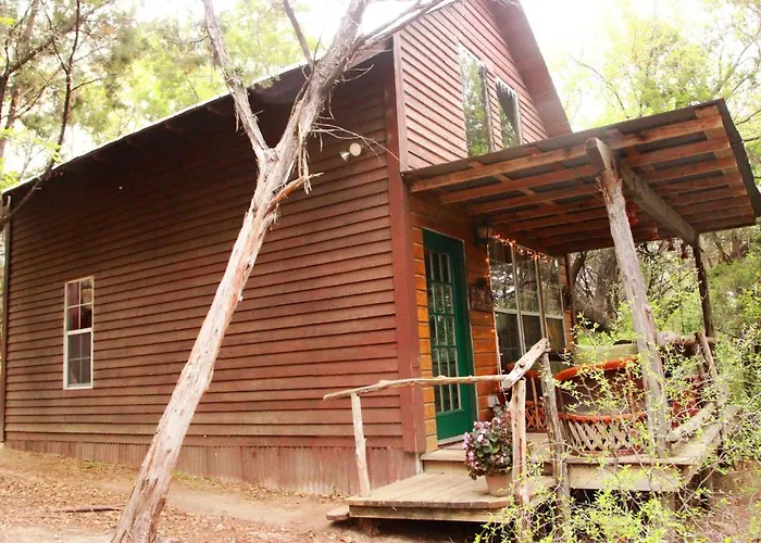 The Firehouse At Creekside Camp & Cabins