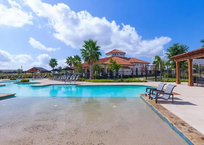 Century Stone Hill North: Bright Apartments with Gym and Pool in Pflugerville