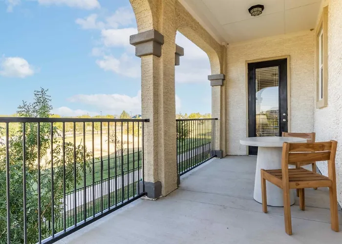 Century Stone Hill North: Bright Apartments with Gym and Pool in Pflugerville