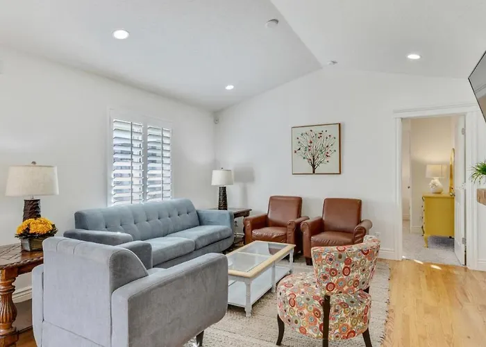 Play & Gather In Luxury,Pets Too! Close To It Everything!