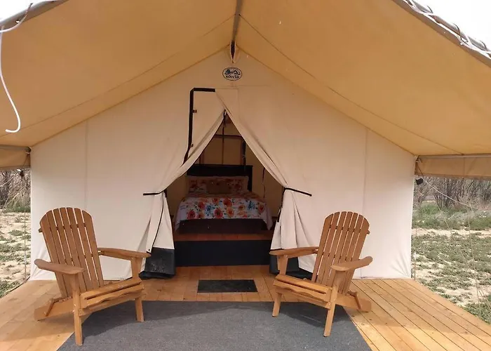 Cozy Glamp Tents At Wildland Gardens