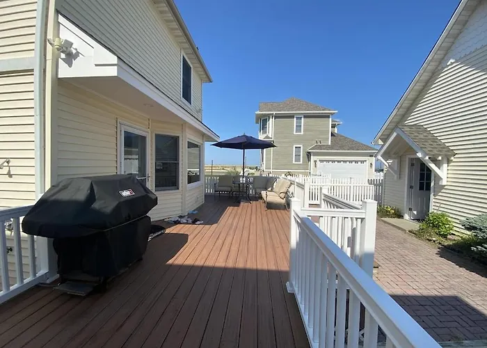 3 Bedroom Atlantic City House Steps From Boardwalk, Beach, Shopping , Nightlife.