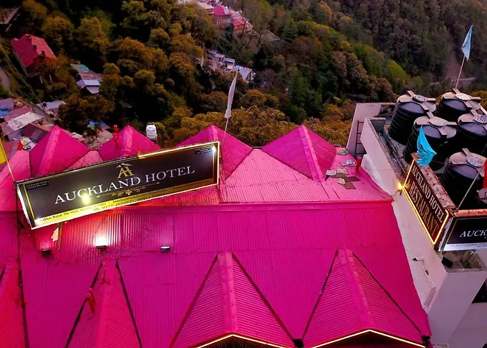 Hotel Auckland - Near Mall Road