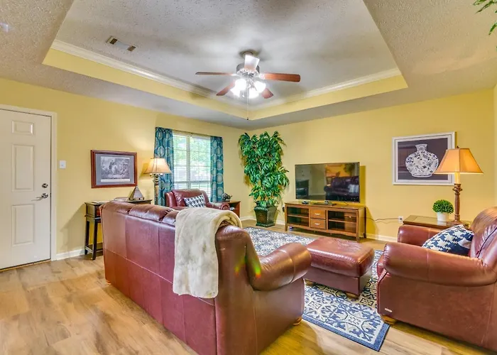 2 Mi To Uca: Group Getaway W/ Private Yard!