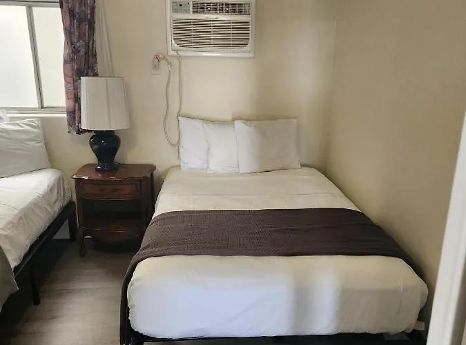 Yankee Clipper Resort Motel