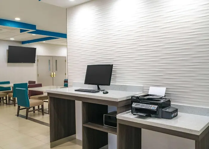La Quinta By Wyndham Latham Albany Airport