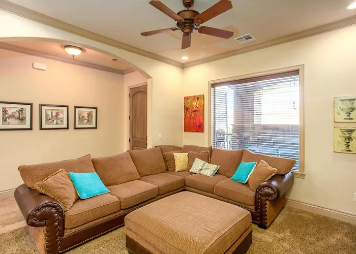 D3 Spacious Sunset Suite Second Floor 2-Bedroom