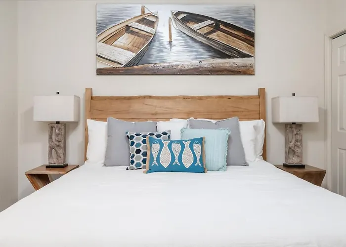Natalie'S Nook, Lake Hideaway Near Downtown Fun!