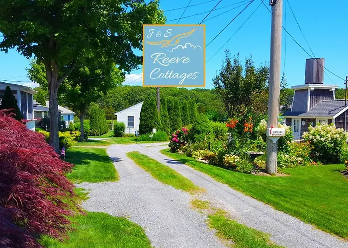 Premier Waterfront Cottage 1