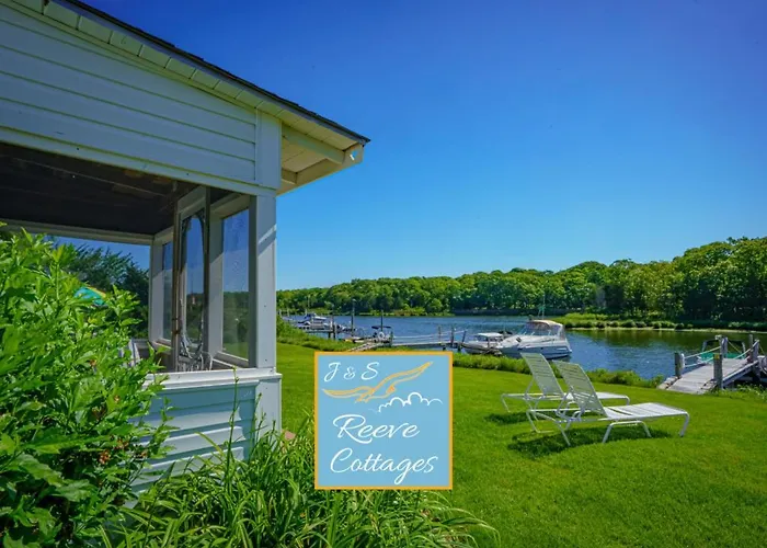 Premier Waterfront Cottage 2