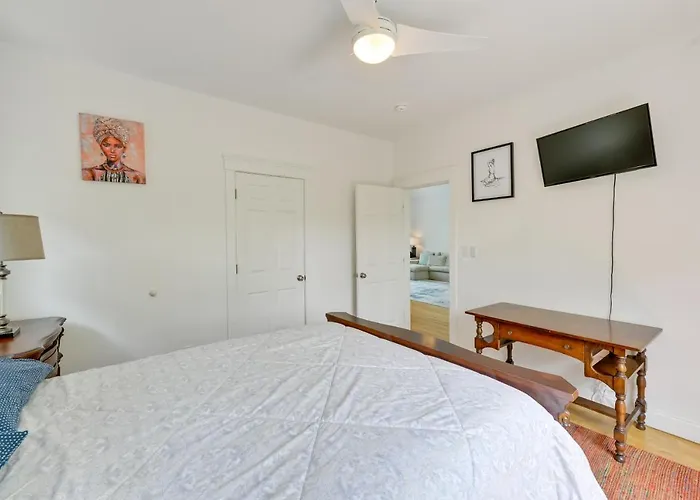 Pet-Friendly Southampton Paradise With Pool!