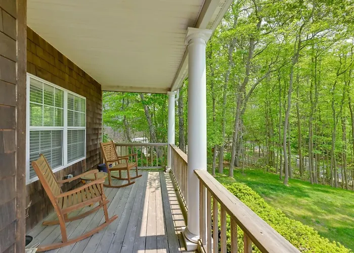 Pet-Friendly Southampton Paradise With Pool!