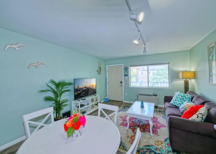 Trendy 1Bd Balcony Pool Small Fam Or Couples Stay