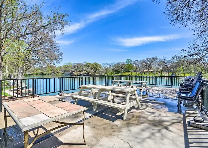 Guadalupe Riverfront Lodge W/ Boat Slip & Dock
