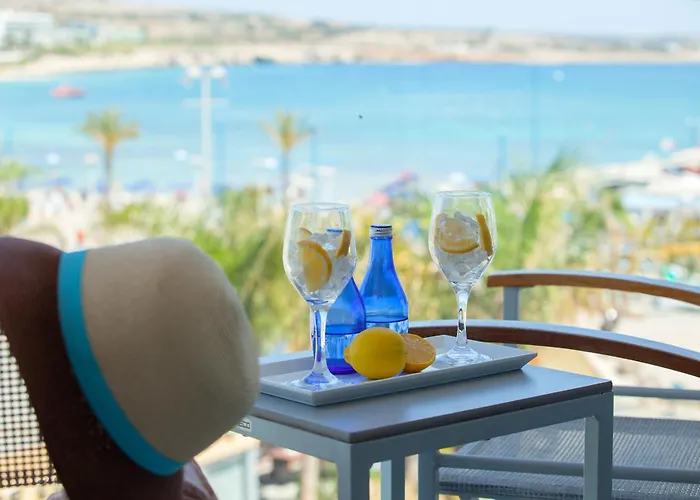 Limanaki Beach Hotel & Suites