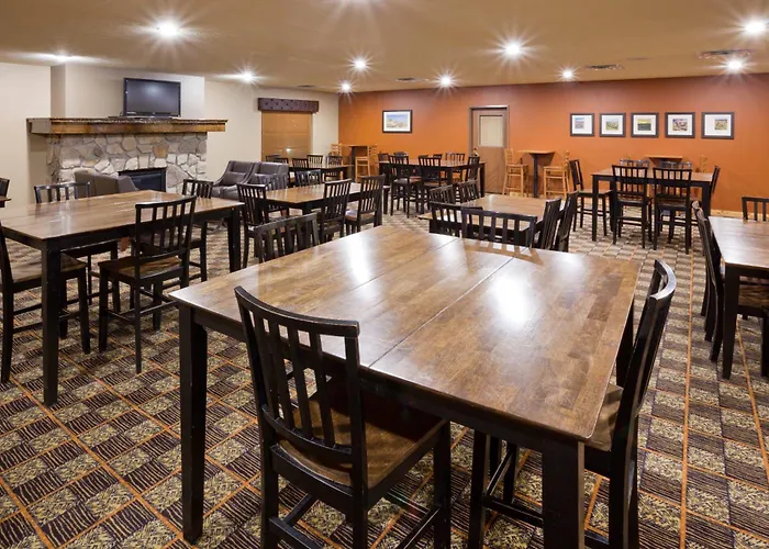 Americinn By Wyndham Fargo Medical Center