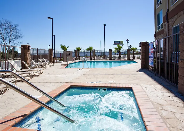 Holiday Inn Express Fresno South By Ihg