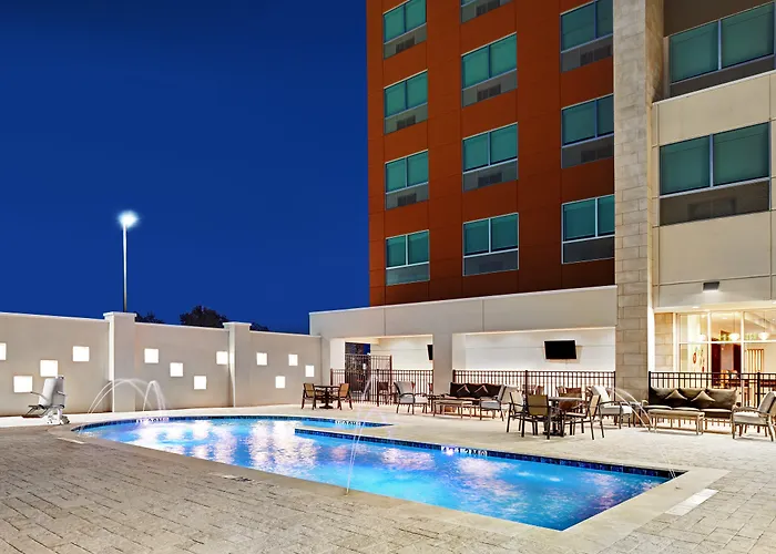 Holiday Inn Express & Suites Memorial - Citycentre By Ihg