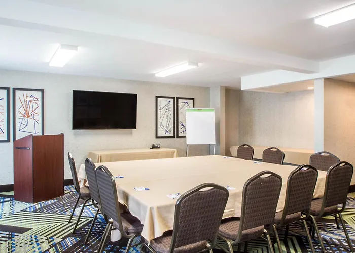 Holiday Inn Express & Suites - Albany Airport - Wolf Road By Ihg