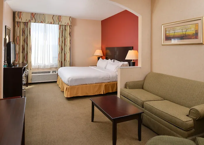 Holiday Inn Express Hotel & Suites Harrison