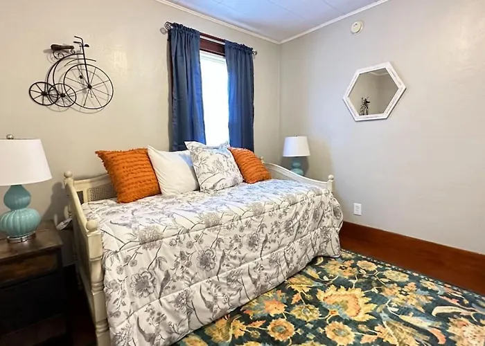 3 Beds In Gorham Direct Trail Access