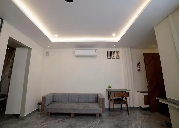 Murali Krishna Apart Hotel