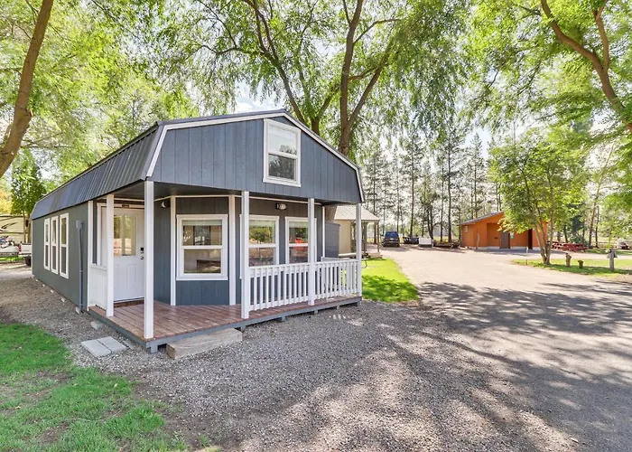 20 Mi To Glacier Nat'L Park: Pet-Friendly Cabin