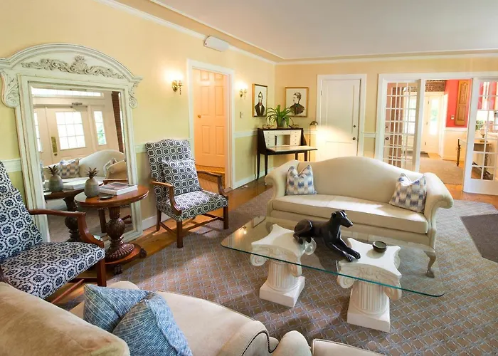 Cape Arundel Inn - Club House