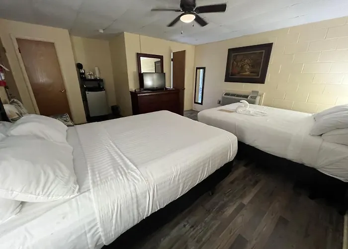 Ji9 - Queen Guest Room At The Joplin Inn