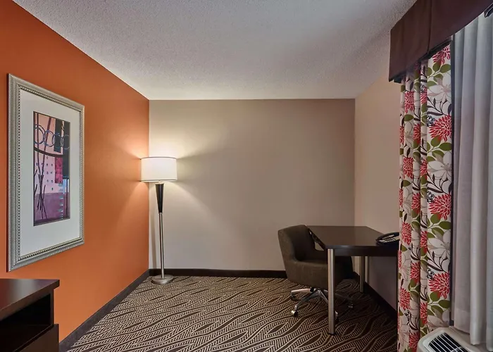 Hampton Inn Evansville Airport