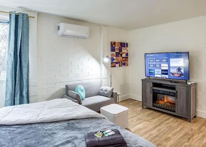 Studio W/ King Bed Near Dwtn