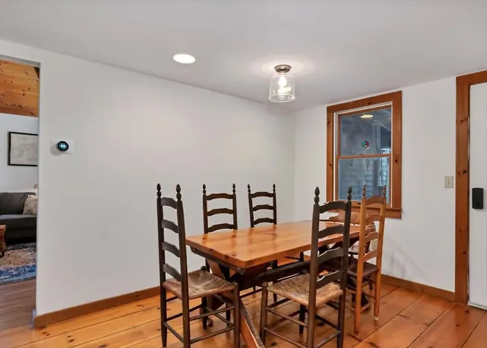 Brewster Retreat Near Bay Beaches & Dining