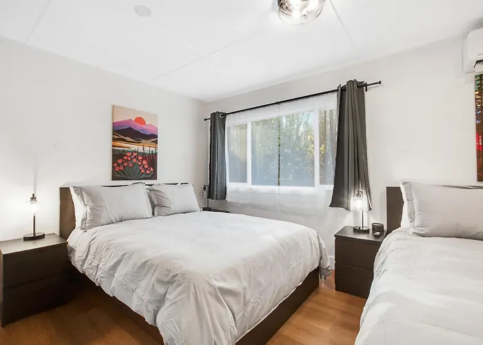 Mount Constance, Room 10 At Mount Walker Inn