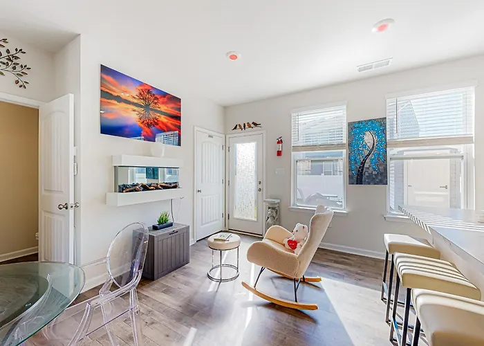 8 Mi To Dover Motor Speedway! Dog-Friendly Retreat